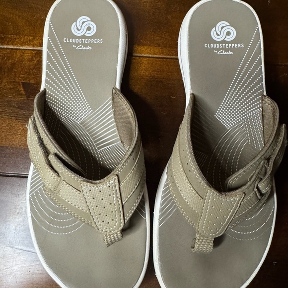 Cloudsteppers by Clarks Tan Sandals - Picture 4 of 4